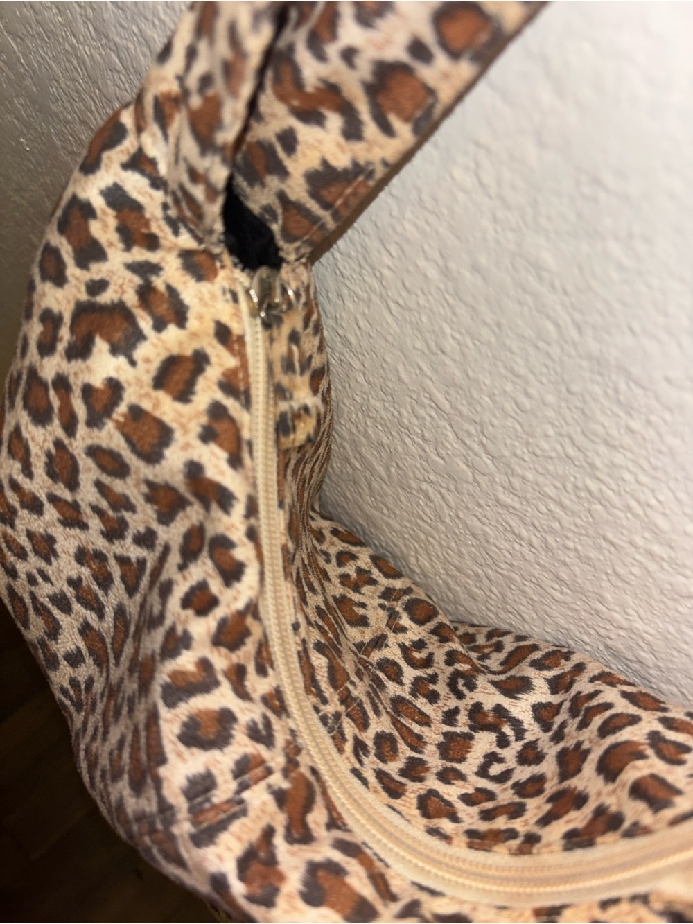 Neiman Marcus Y2K Cheetah Print Shoulder Bag - Picture 6 of 8